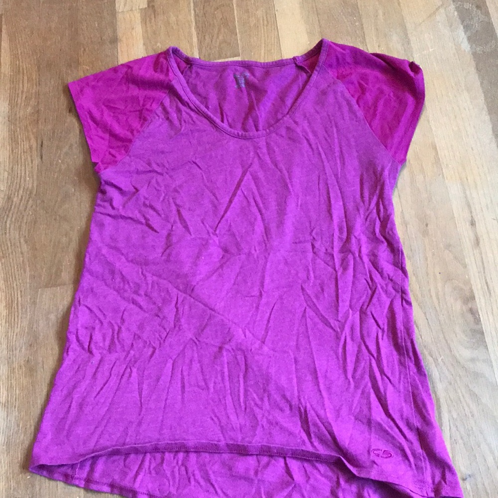 Women’s athletic top